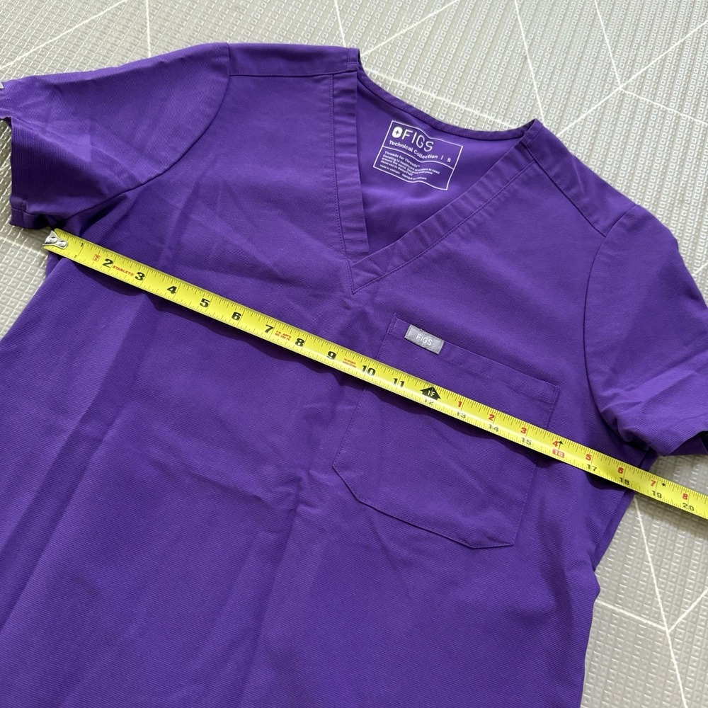 Figs Scrub Top Catarina One Pocket Size Small Purple FW1000 - Picture 5 of 6